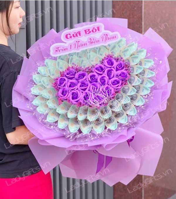 Bó hoa tiền màu tím tặng bạn gái 