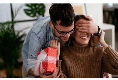 Nghệ thuật chọn quà xin lỗi người yêu
